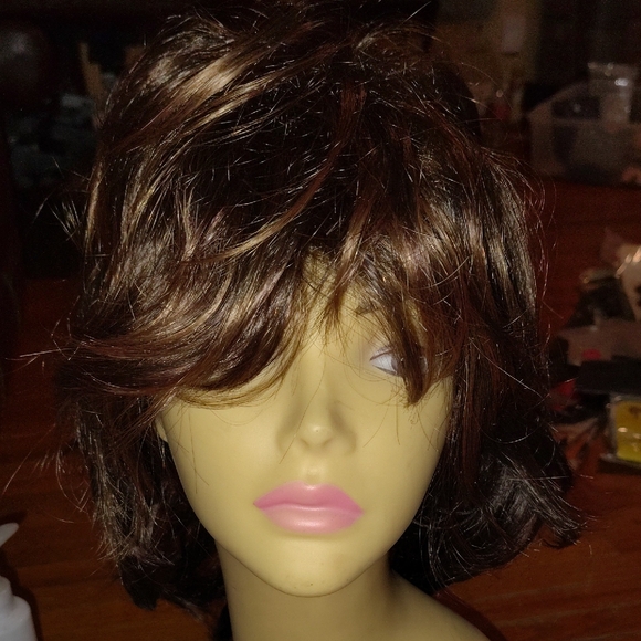 Stylish Brown Wig for Women - Picture 1 of 8